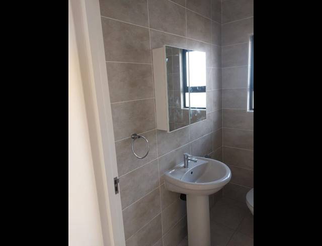 2 BEDROOM TOWNHOUSE FOR SALE IN BISHOPSTOWE